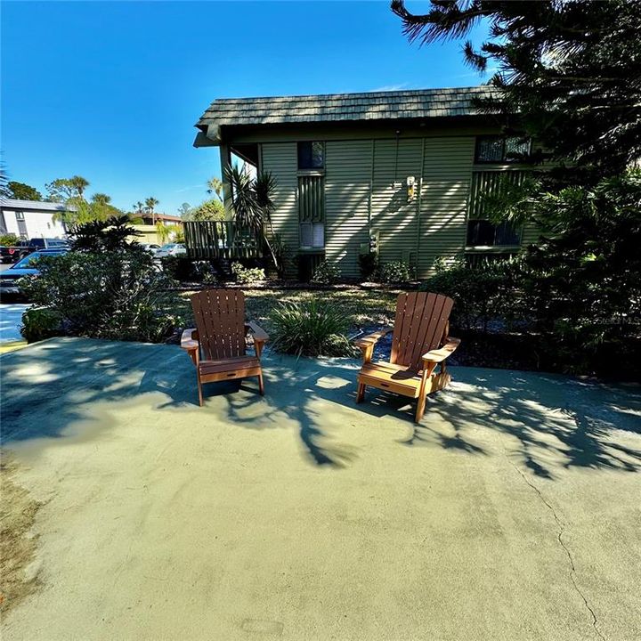 Active With Contract: $129,000 (2 beds, 2 baths, 1156 Square Feet)