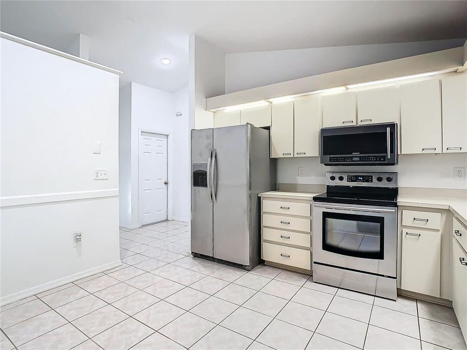 For Sale: $345,000 (3 beds, 2 baths, 1416 Square Feet)