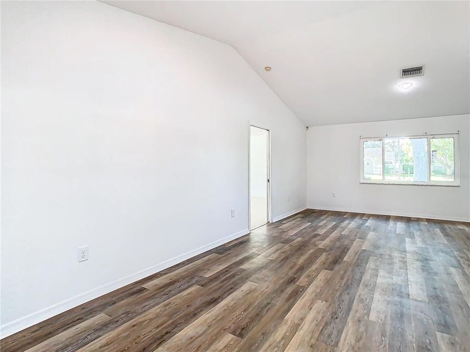 For Sale: $345,000 (3 beds, 2 baths, 1416 Square Feet)