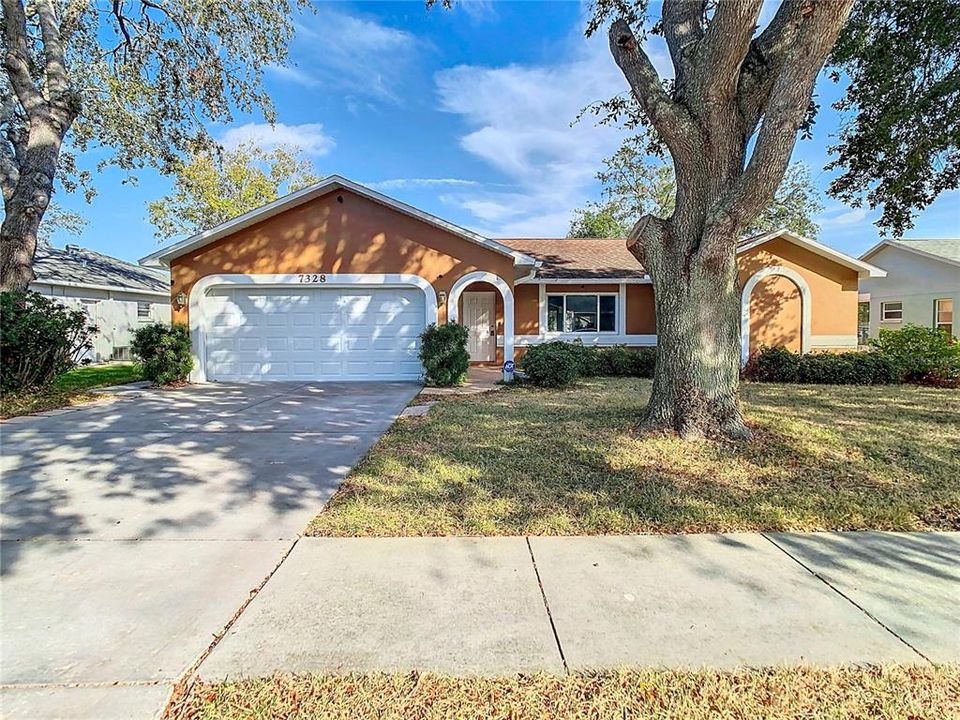 For Sale: $345,000 (3 beds, 2 baths, 1416 Square Feet)