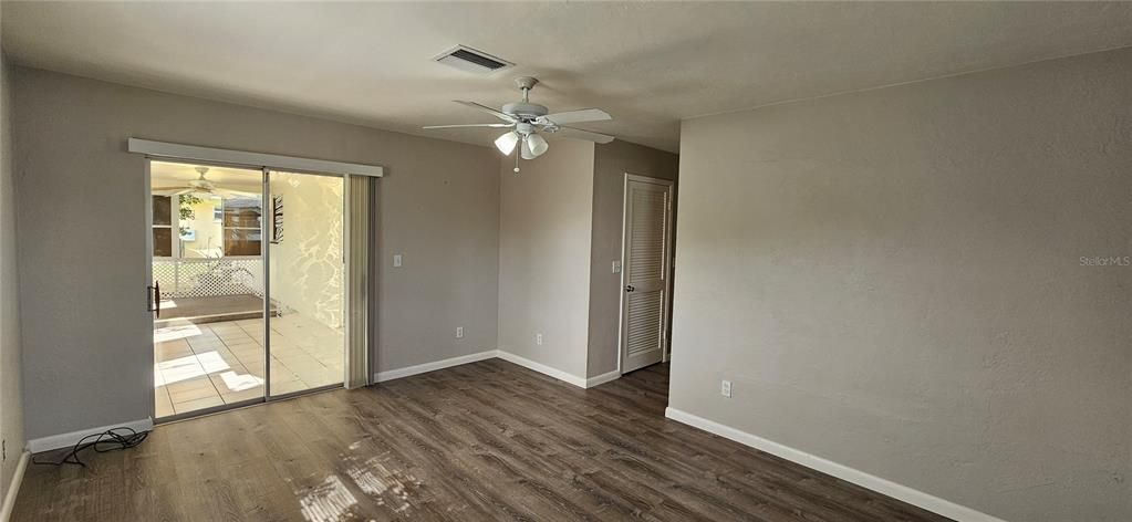 For Rent: $1,950 (3 beds, 2 baths, 1307 Square Feet)