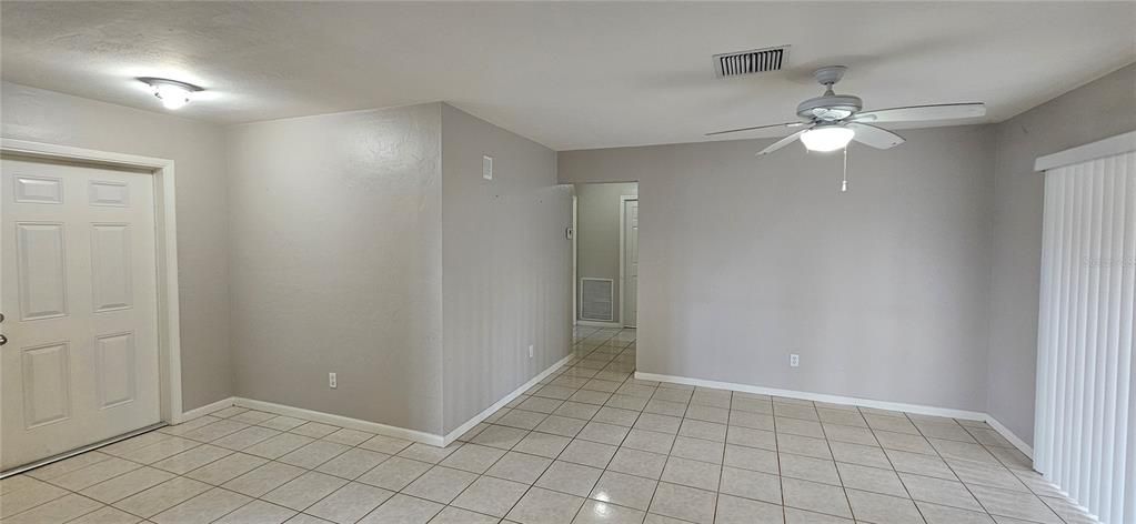 For Rent: $1,950 (3 beds, 2 baths, 1307 Square Feet)