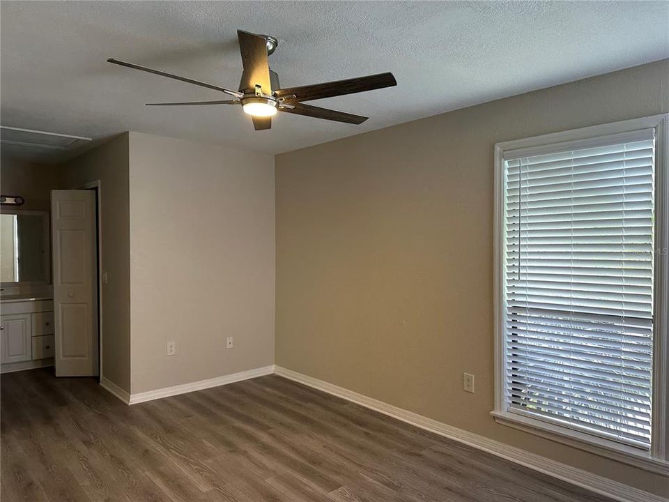 For Rent: $1,950 (2 beds, 2 baths, 1037 Square Feet)