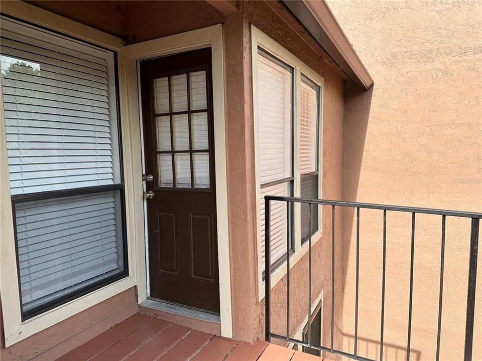 For Rent: $1,950 (2 beds, 2 baths, 1037 Square Feet)