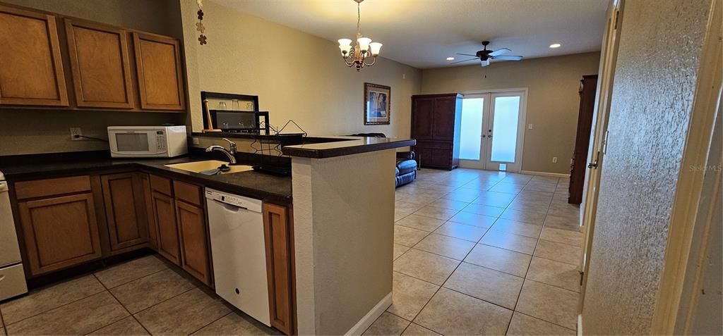 For Rent: $1,300 (2 beds, 2 baths, 1143 Square Feet)