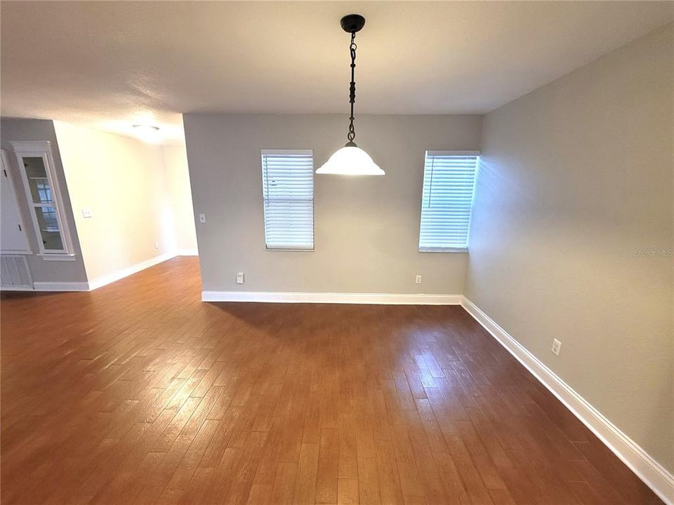 For Rent: $2,500 (3 beds, 2 baths, 1812 Square Feet)