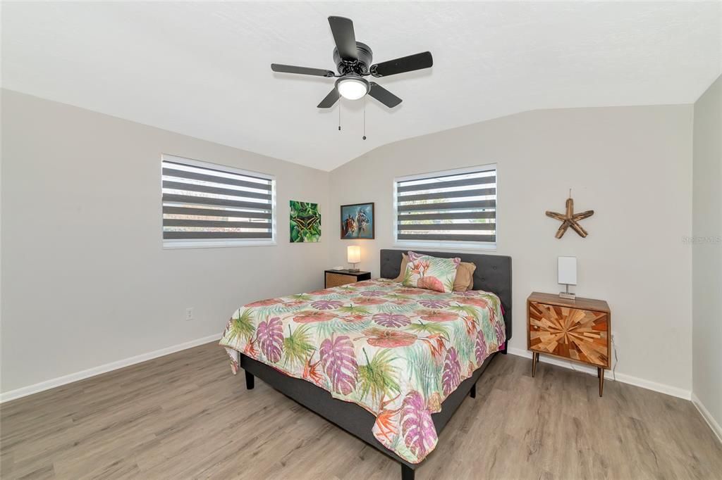 For Sale: $369,900 (2 beds, 2 baths, 1135 Square Feet)