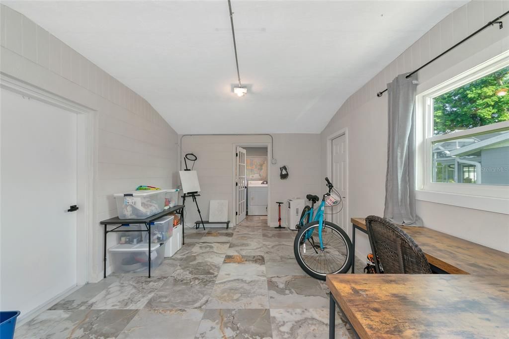 For Sale: $369,900 (2 beds, 2 baths, 1135 Square Feet)