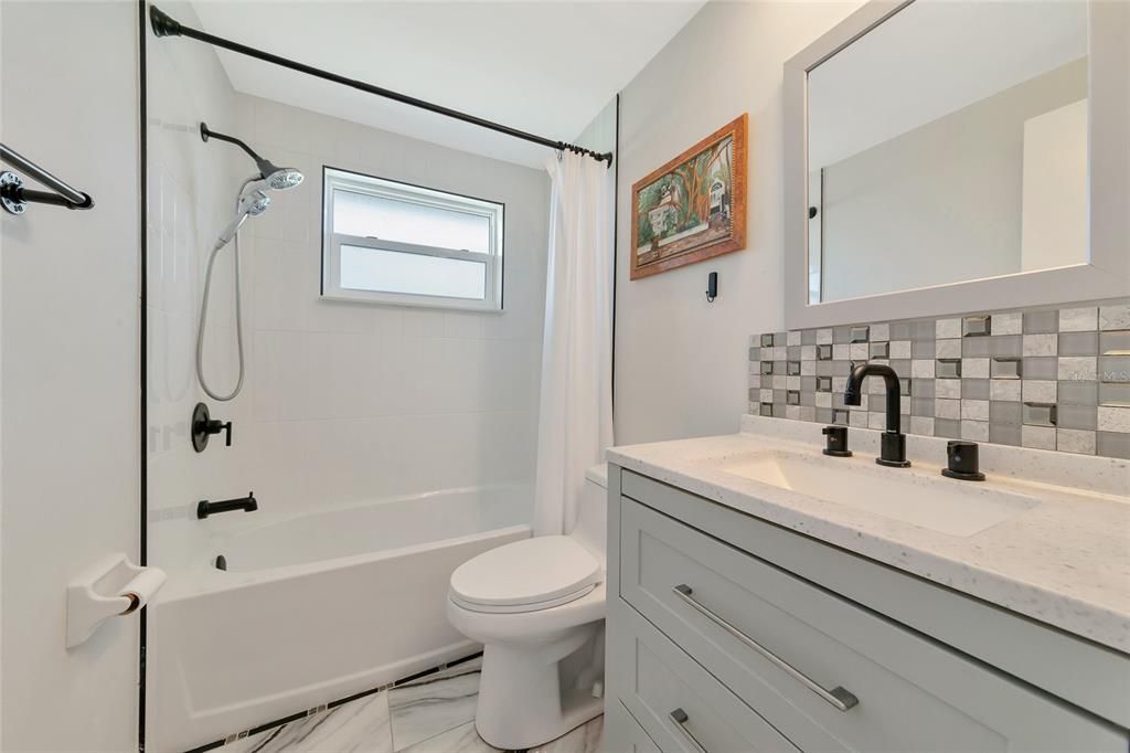 For Sale: $369,900 (2 beds, 2 baths, 1135 Square Feet)