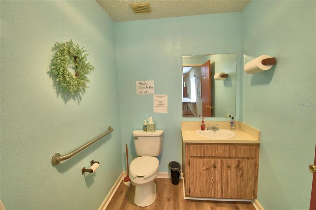 For Sale: $224,000 (2 beds, 2 baths, 1179 Square Feet)