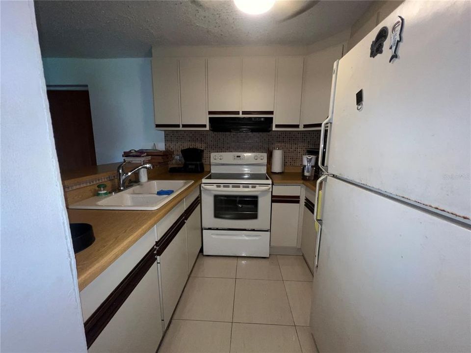 For Sale: $200,000 (3 beds, 2 baths, 1210 Square Feet)