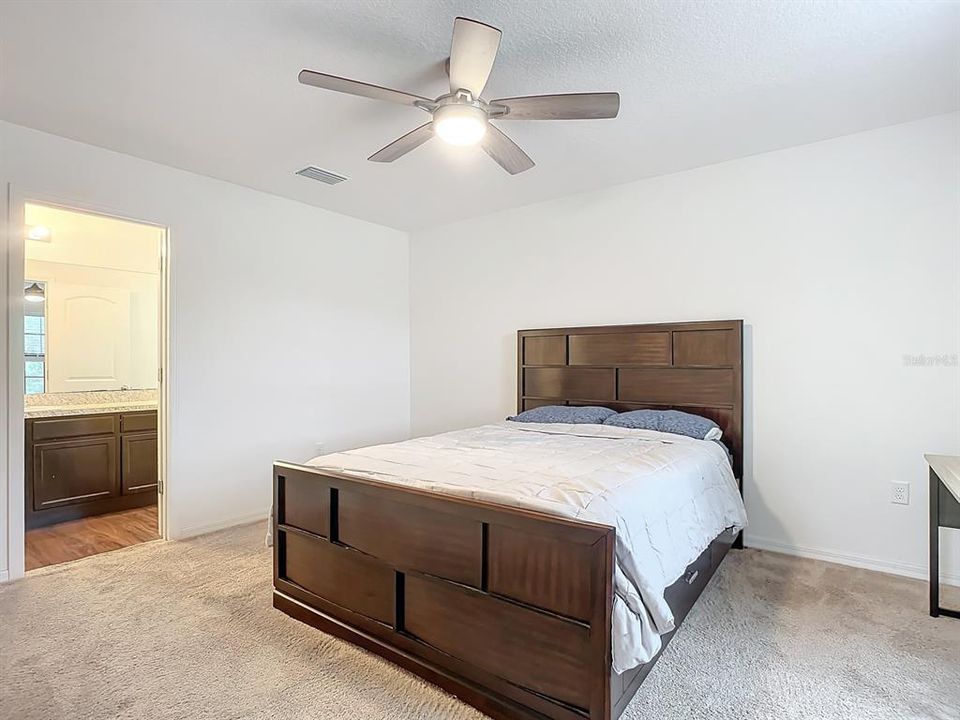 For Sale: $325,000 (3 beds, 2 baths, 1700 Square Feet)