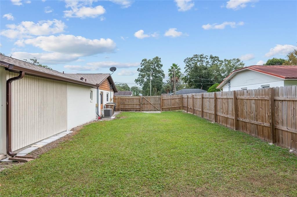 For Sale: $275,000 (3 beds, 2 baths, 1627 Square Feet)