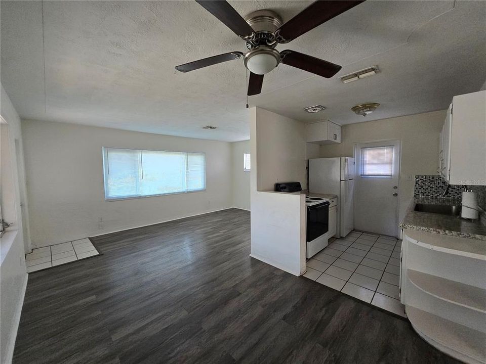 For Rent: $1,650 (2 beds, 1 baths, 786 Square Feet)