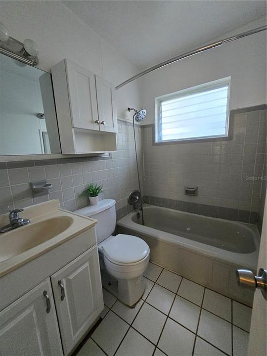 For Rent: $1,650 (2 beds, 1 baths, 786 Square Feet)