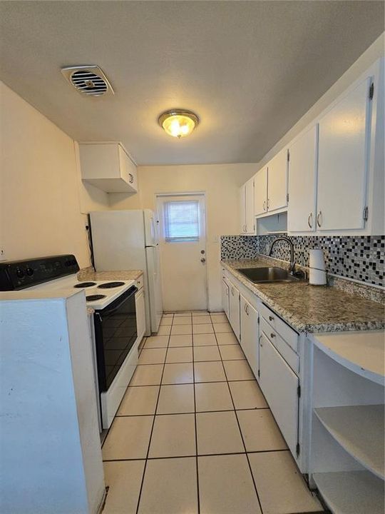 For Rent: $1,650 (2 beds, 1 baths, 786 Square Feet)