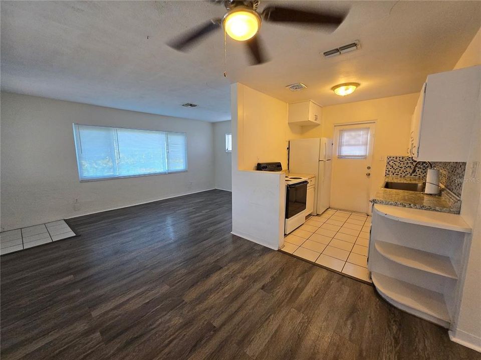 For Rent: $1,650 (2 beds, 1 baths, 786 Square Feet)