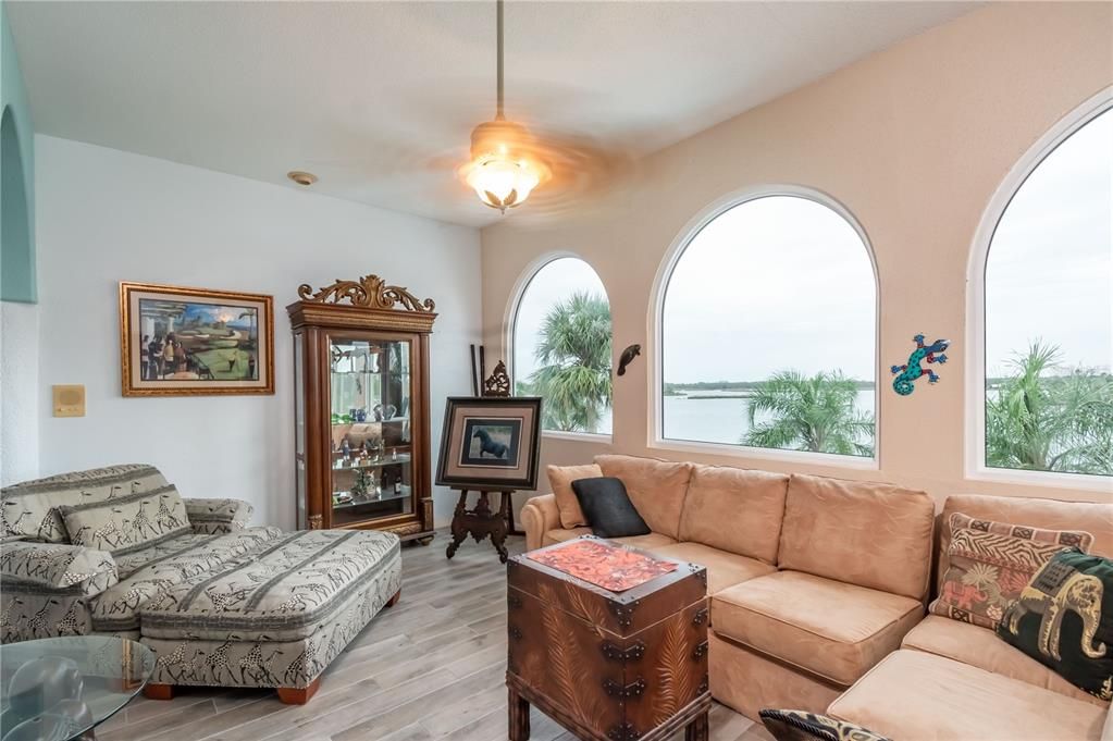 3rd floor sitting room overlooking Kings bay