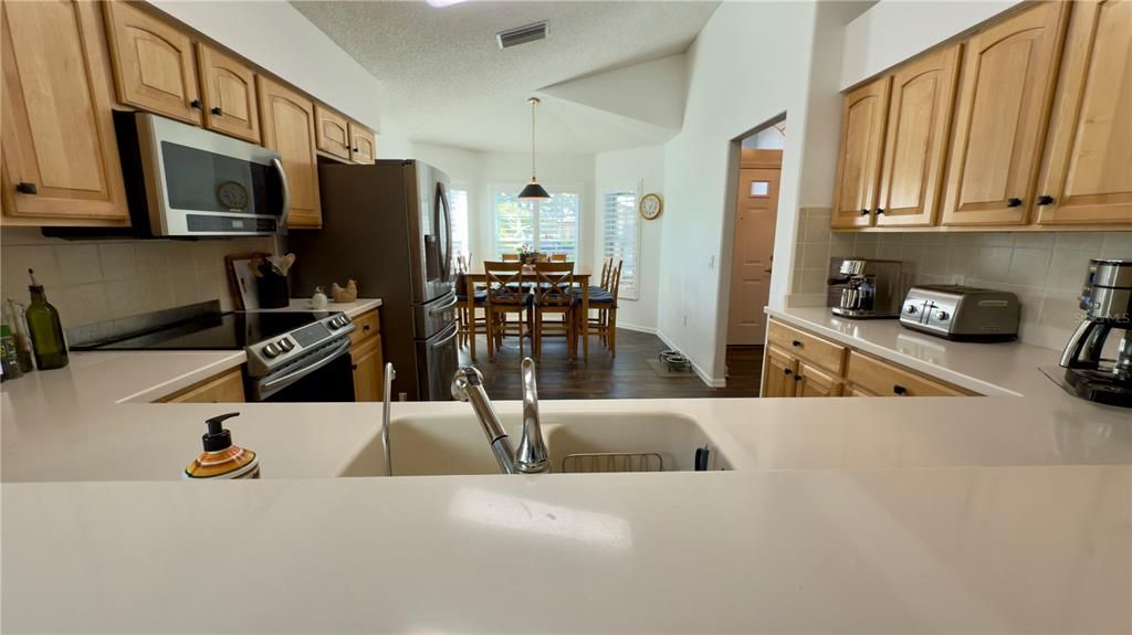 For Sale: $335,900 (3 beds, 2 baths, 1964 Square Feet)