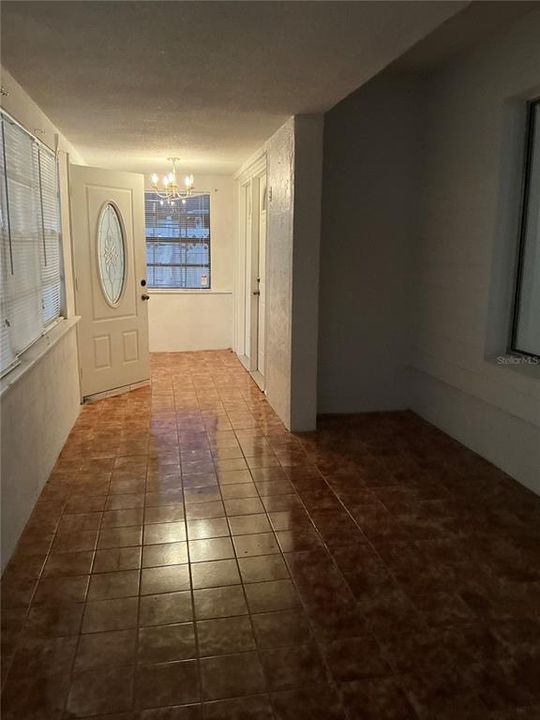 For Sale: $335,000 (2 beds, 1 baths, 1469 Square Feet)