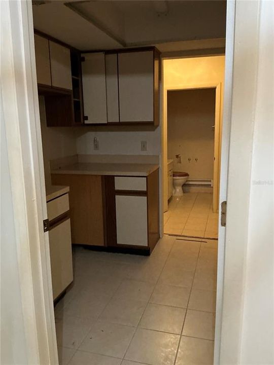 For Sale: $335,000 (2 beds, 1 baths, 1469 Square Feet)