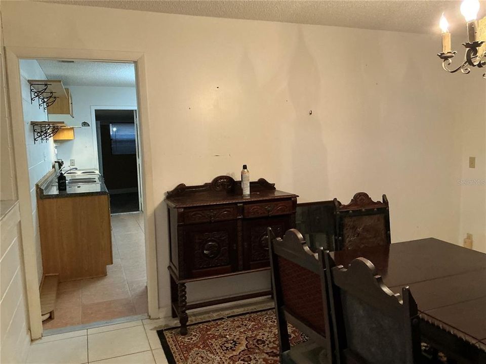 For Sale: $335,000 (2 beds, 1 baths, 1469 Square Feet)