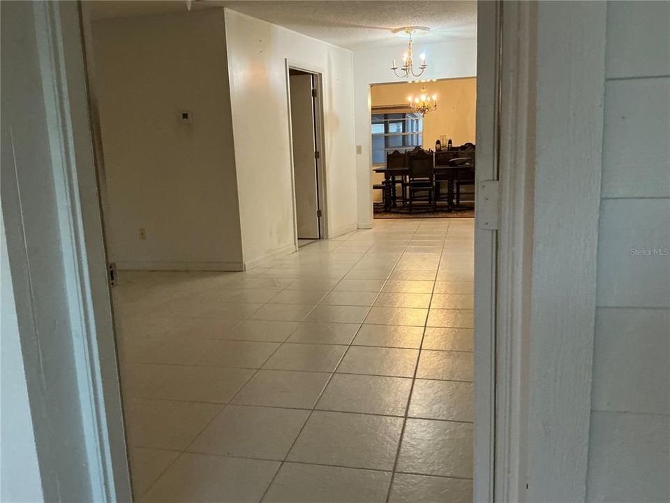 For Sale: $335,000 (2 beds, 1 baths, 1469 Square Feet)