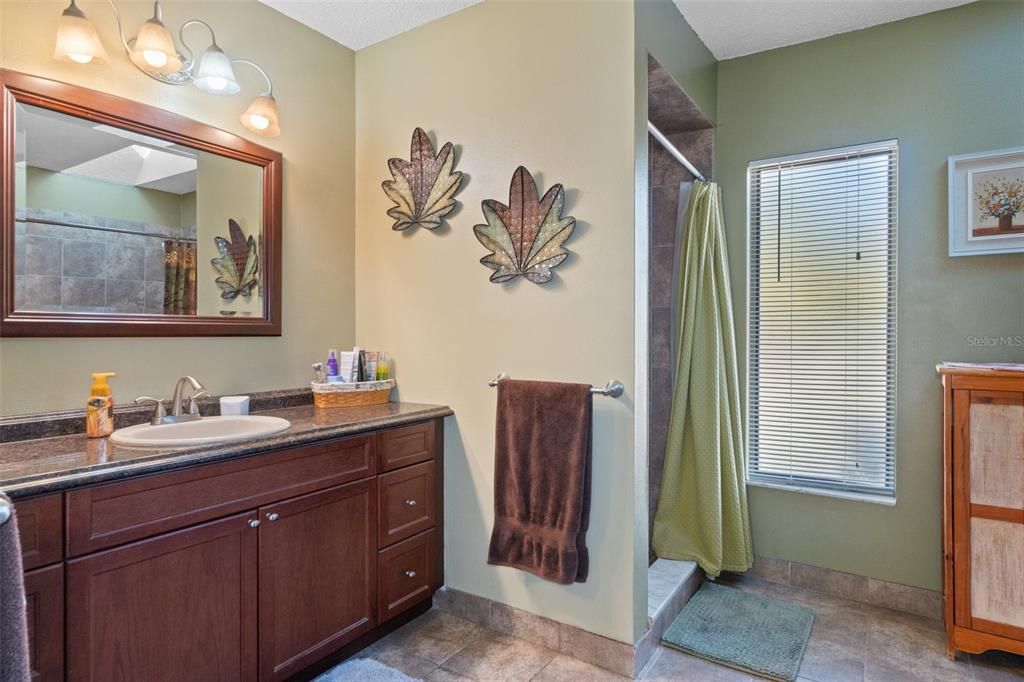 For Sale: $289,900 (2 beds, 2 baths, 1344 Square Feet)