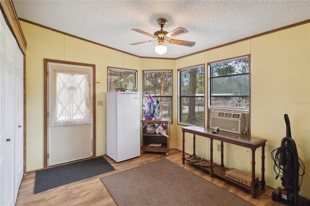 For Sale: $165,500 (3 beds, 2 baths, 1636 Square Feet)