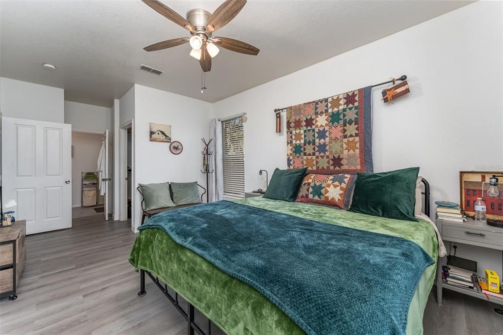 For Sale: $195,000 (2 beds, 2 baths, 1152 Square Feet)