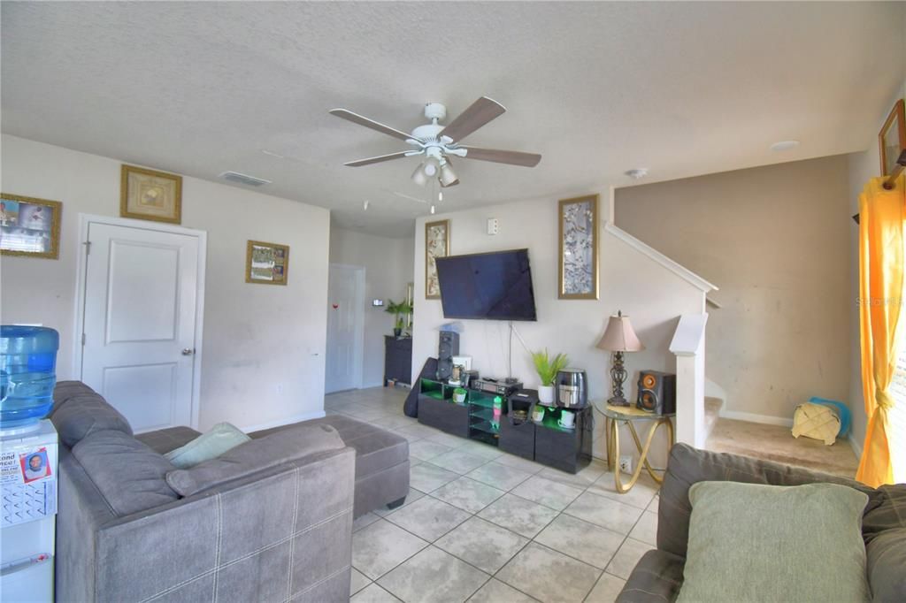 For Sale: $300,000 (4 beds, 2 baths, 1957 Square Feet)