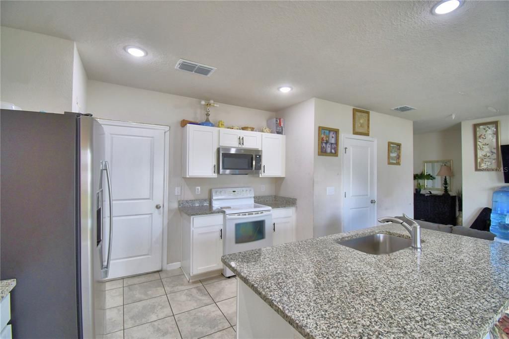 For Sale: $300,000 (4 beds, 2 baths, 1957 Square Feet)