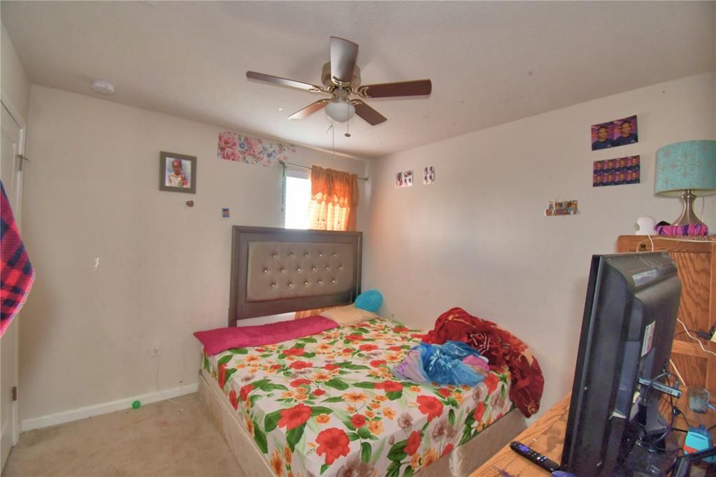 For Sale: $300,000 (4 beds, 2 baths, 1957 Square Feet)