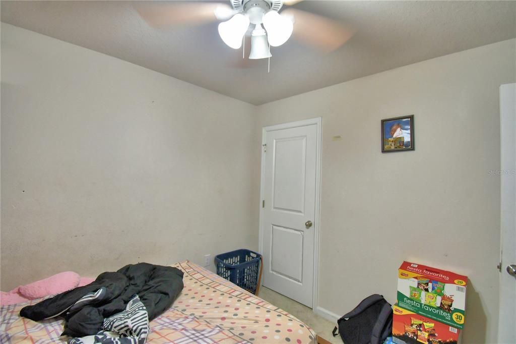 For Sale: $300,000 (4 beds, 2 baths, 1957 Square Feet)