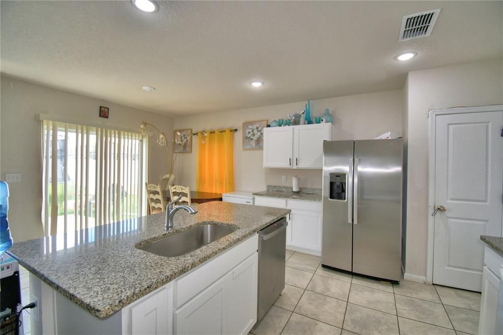 For Sale: $300,000 (4 beds, 2 baths, 1957 Square Feet)