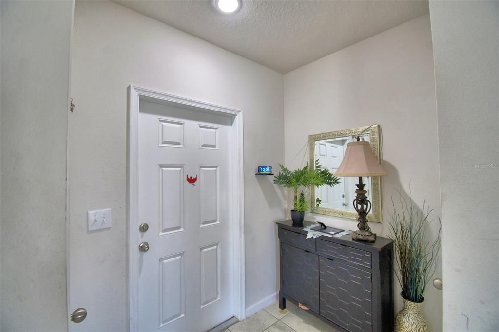 For Sale: $300,000 (4 beds, 2 baths, 1957 Square Feet)