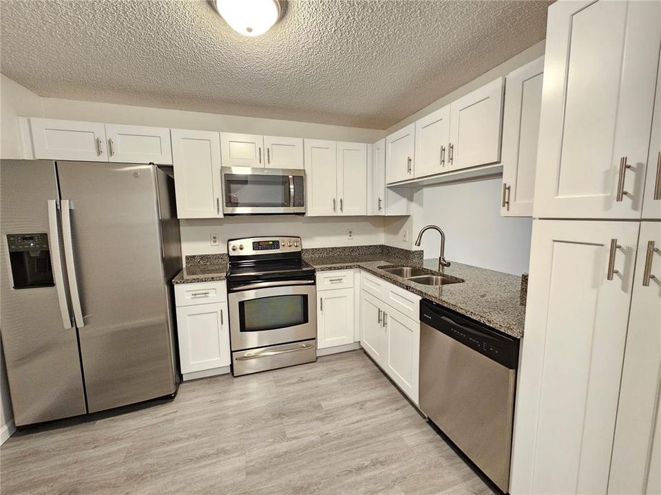 For Sale: $219,000 (2 beds, 2 baths, 1227 Square Feet)