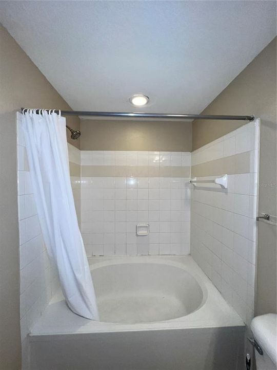 For Sale: $213,750 (1 beds, 1 baths, 867 Square Feet)