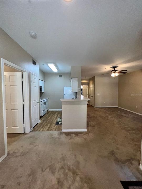 For Sale: $213,750 (1 beds, 1 baths, 867 Square Feet)