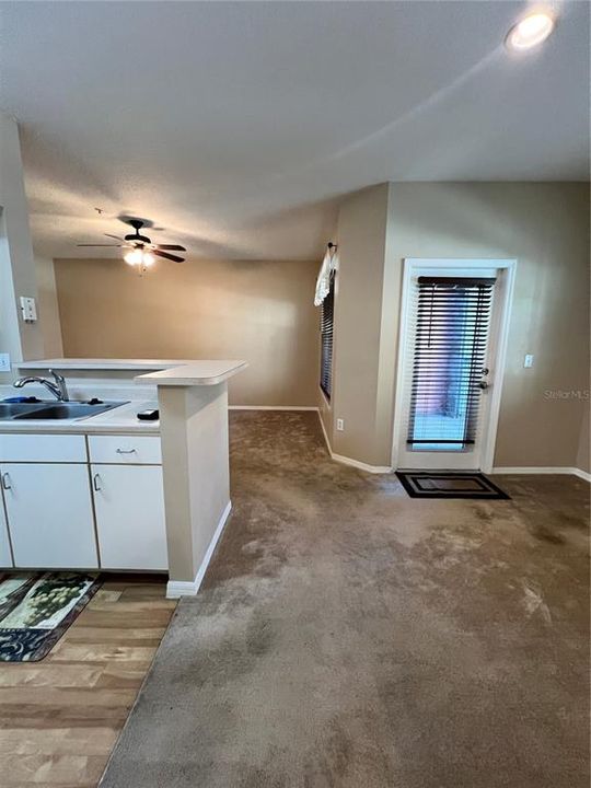 For Sale: $213,750 (1 beds, 1 baths, 867 Square Feet)