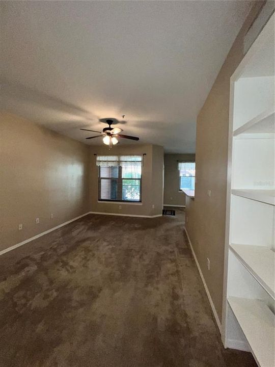 For Sale: $213,750 (1 beds, 1 baths, 867 Square Feet)