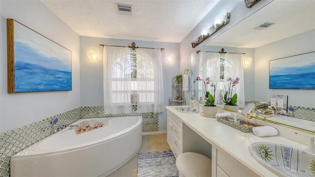 For Rent: $12,000 (4 beds, 4 baths, 3873 Square Feet)