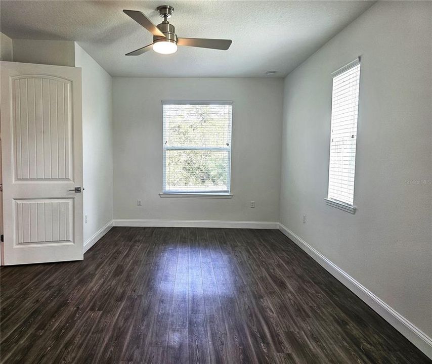 For Rent: $2,475 (4 beds, 2 baths, 1901 Square Feet)