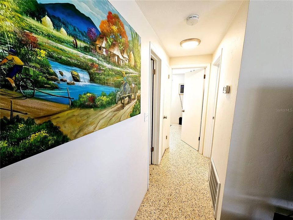 Hallway to bedrooms & bath