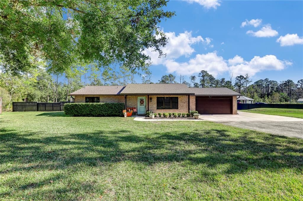 For Sale: $524,900 (3 beds, 2 baths, 1215 Square Feet)