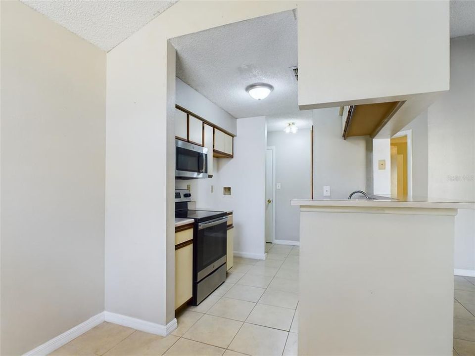 For Rent: $2,500 (1 beds, 1 baths, 581 Square Feet)