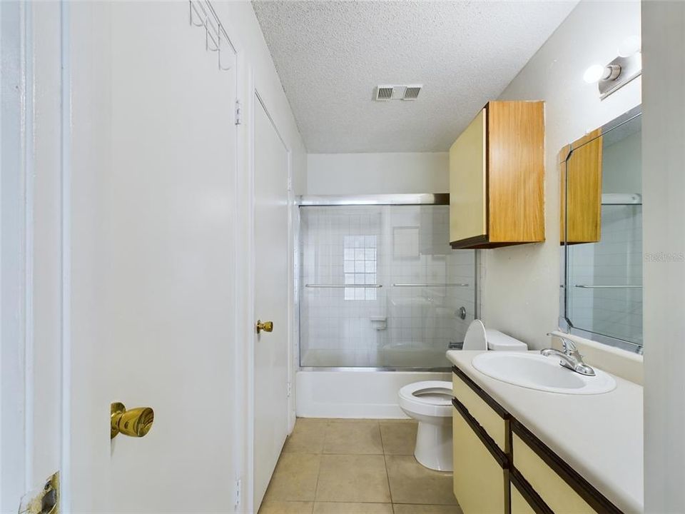 For Rent: $2,500 (1 beds, 1 baths, 581 Square Feet)