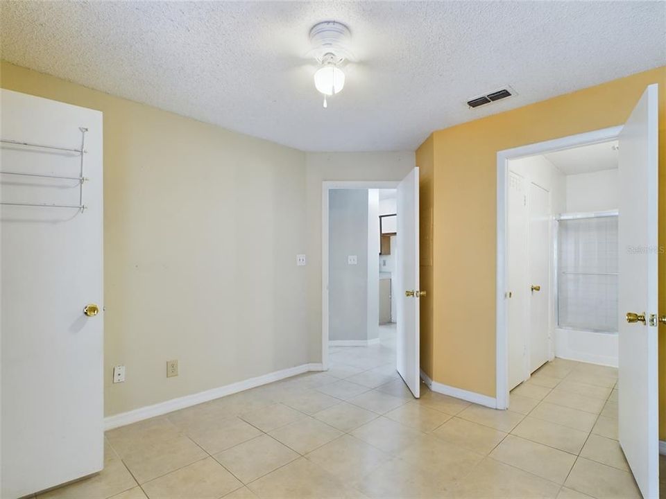 For Rent: $2,500 (1 beds, 1 baths, 581 Square Feet)