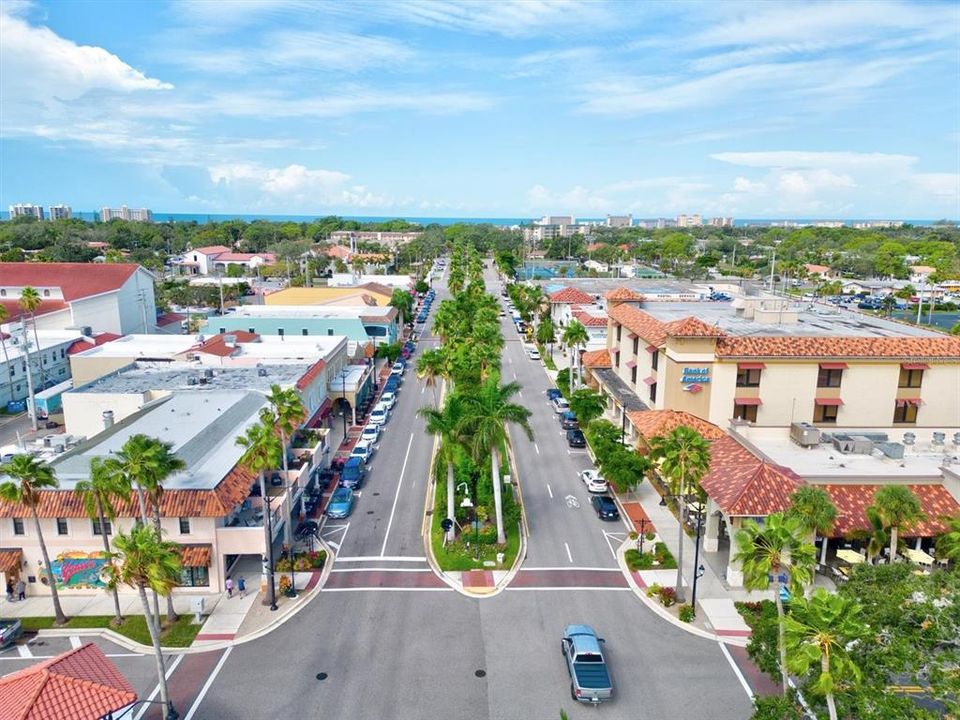 For Sale: $1,200,000 (3 beds, 3 baths, 2853 Square Feet)