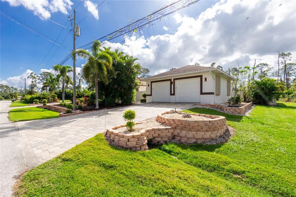 For Sale: $799,900 (4 beds, 2 baths, 3088 Square Feet)